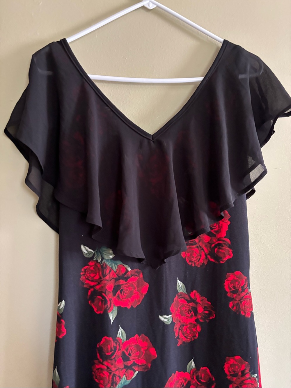 Black & Red Floral V-Neck Women's Dressing sorry